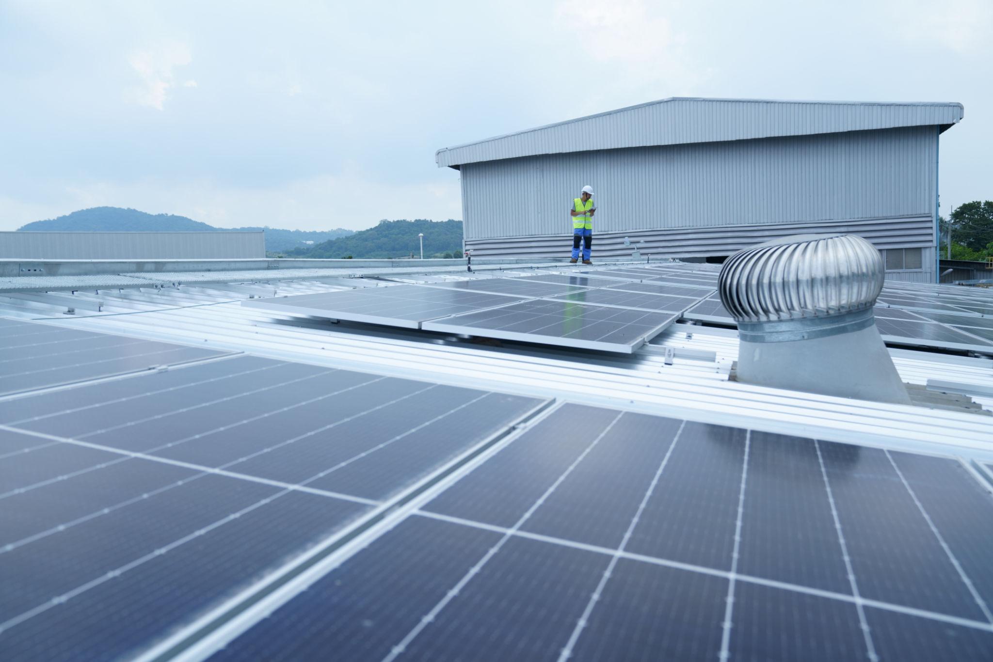 Commercial rooftop solar installation
